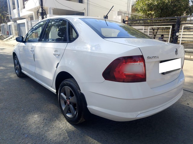 Second-hand 2017 Skoda Rapid 1.6 MPI Ambition BSIV for sale in Jabalpur-4