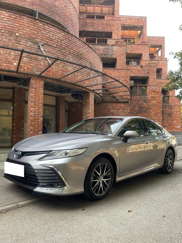 Toyota Camry 2.5 Hybrid Second-hand 2024 Toyota Camry 2.5 Hybrid for sale in New Delhi-18