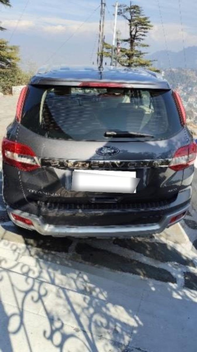 Ford Endeavour 3.2 Titanium AT 4X4 Second-hand 2017 Ford Endeavour 3.2 Titanium AT 4X4 for sale in New Delhi-2