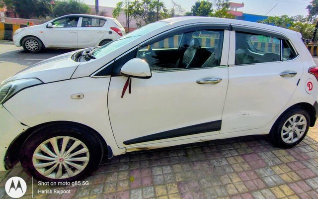 Second-hand 2018 Hyundai Grand i10 1.2 CRDi Magna for sale in Bareilly-4