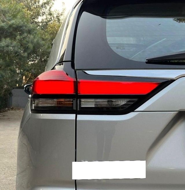 Second-hand 2023 Toyota Innova Hycross ZX Hybrid for sale in New Delhi-10