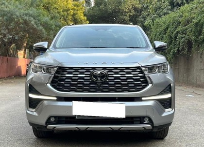 Second-hand 2023 Toyota Innova Hycross ZX Hybrid for sale in New Delhi