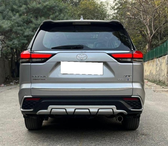 Second-hand 2023 Toyota Innova Hycross ZX Hybrid for sale in New Delhi-2