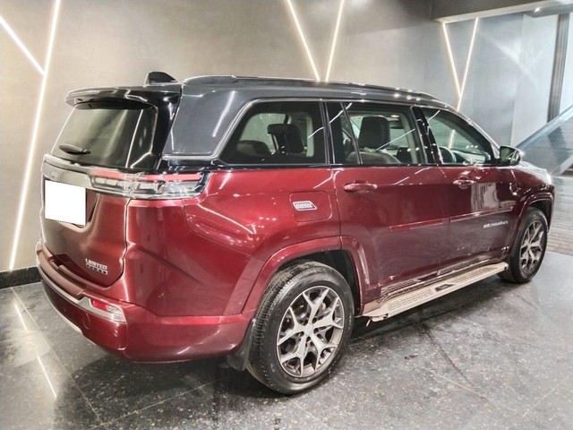 Second-hand 2023 Jeep Meridian Limited Plus AT for sale in New Delhi-2