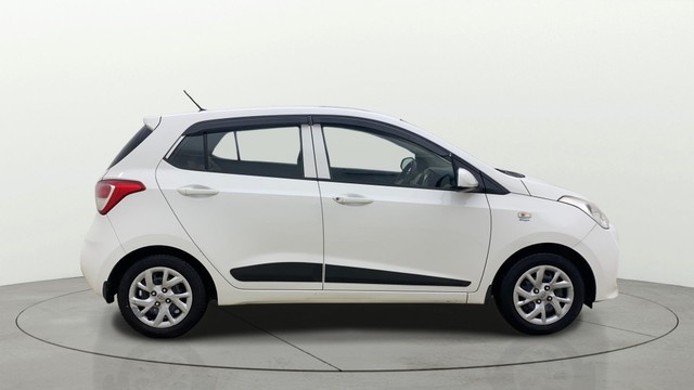 Second-hand 2017 Hyundai Grand i10 1.2 Kappa Magna BSIV for sale in Ahmedabad-1