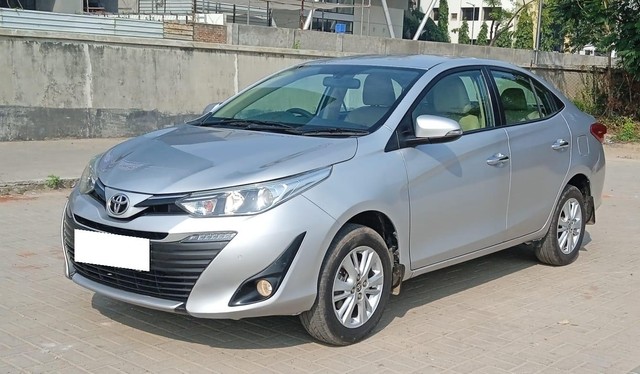 Second-hand 2018 Toyota Yaris VX CVT BSIV for sale in Ahmedabad-3