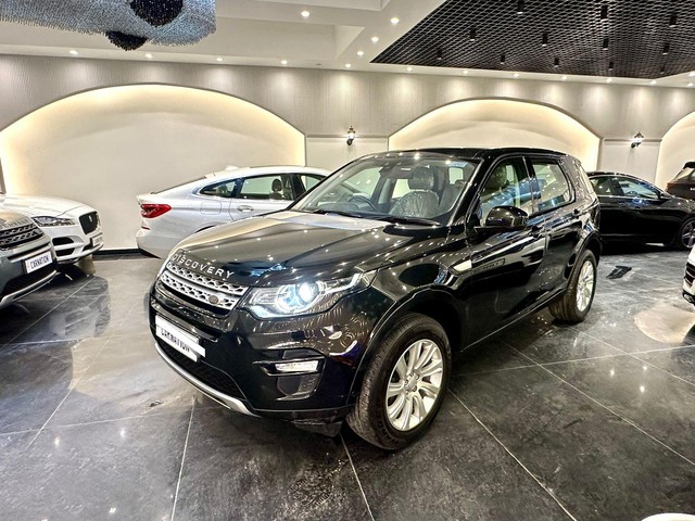 Second-hand 2017 Land Rover Discovery Sport Si4 HSE for sale in New Delhi-12