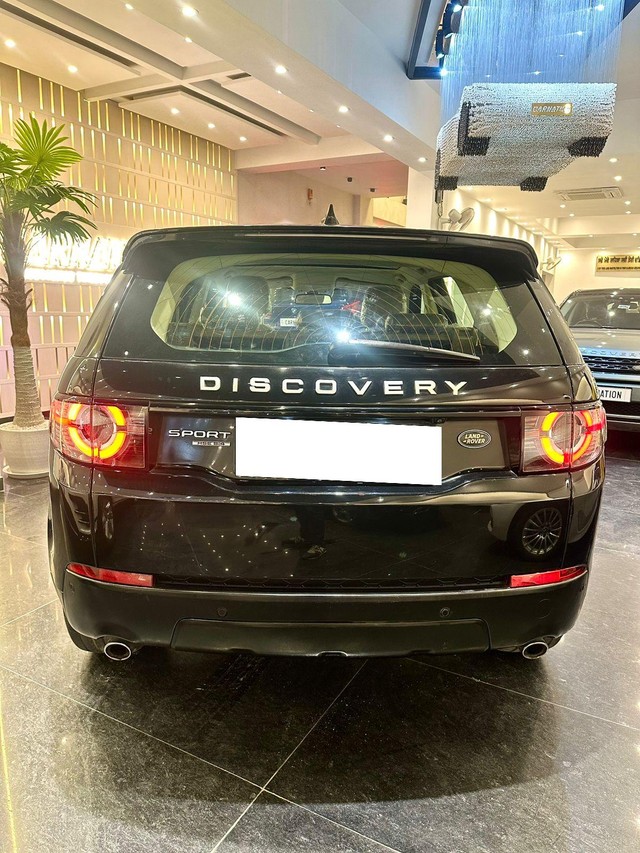 Second-hand 2017 Land Rover Discovery Sport Si4 HSE for sale in New Delhi-2