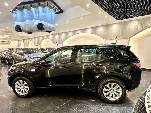 Second-hand 2017 Land Rover Discovery Sport Si4 HSE for sale in New Delhi-3