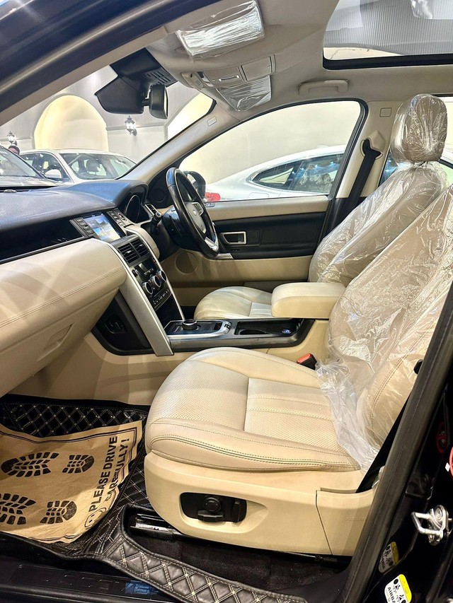 Second-hand 2017 Land Rover Discovery Sport Si4 HSE for sale in New Delhi-15