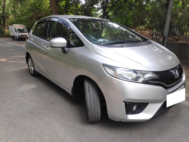 Second-hand 2018 Honda Jazz 1.2 V i VTEC for sale in New Delhi-5