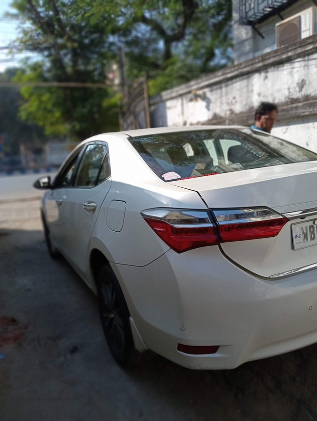 Second-hand 2018 Toyota Corolla Altis 1.8 VL CVT for sale in Kolkata-2