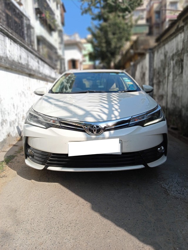 Second-hand 2018 Toyota Corolla Altis 1.8 VL CVT for sale in Kolkata-1