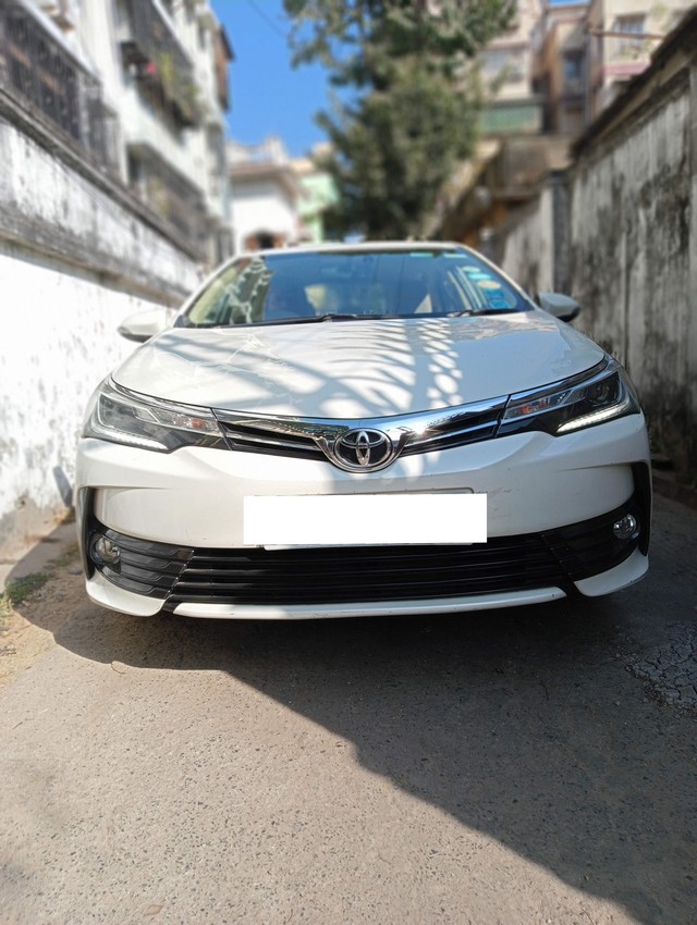 Second-hand 2018 Toyota Corolla Altis 1.8 VL CVT for sale in Kolkata-5