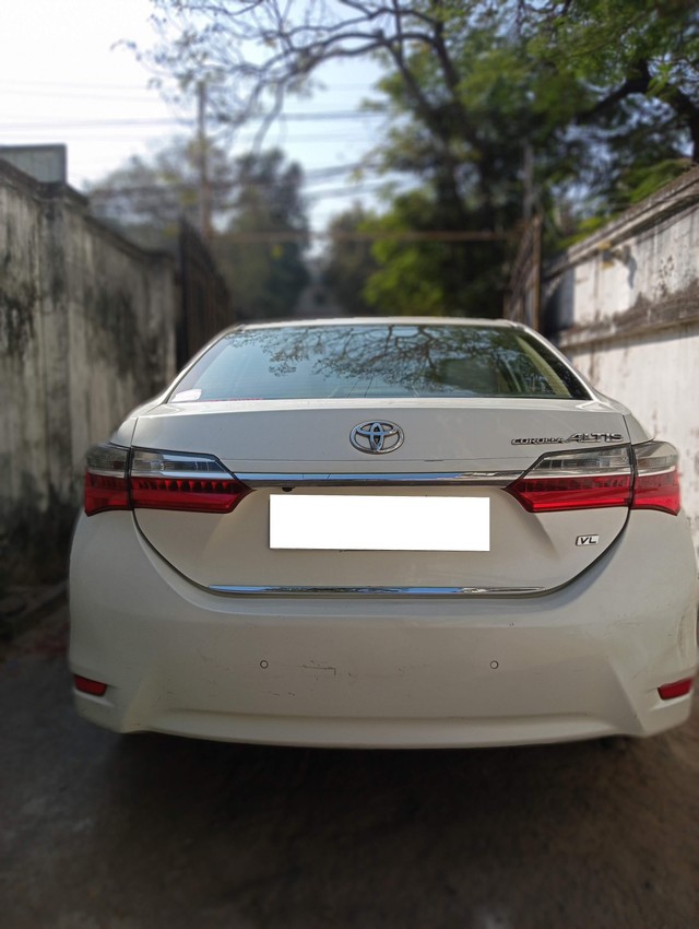 Second-hand 2018 Toyota Corolla Altis 1.8 VL CVT for sale in Kolkata-8