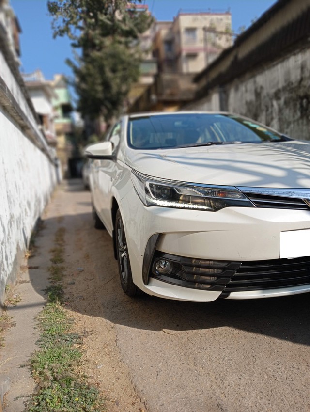 Second-hand 2018 Toyota Corolla Altis 1.8 VL CVT for sale in Kolkata-0