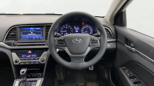 Second-hand 2016 Hyundai Elantra 2.0 SX Option AT for sale in Navi Mumbai-12