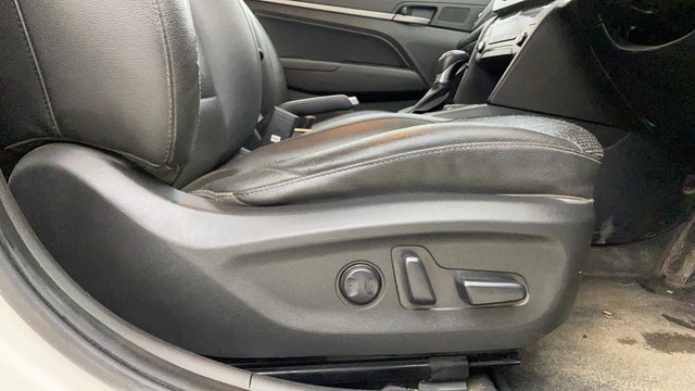 Second-hand 2016 Hyundai Elantra 2.0 SX Option AT for sale in Navi Mumbai-18