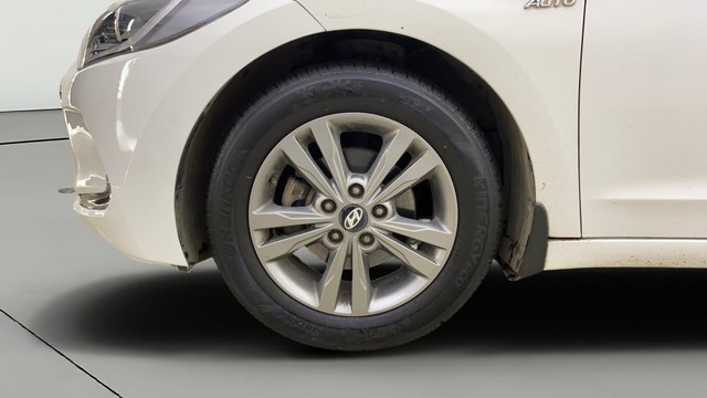 Second-hand 2016 Hyundai Elantra 2.0 SX Option AT for sale in Navi Mumbai-26
