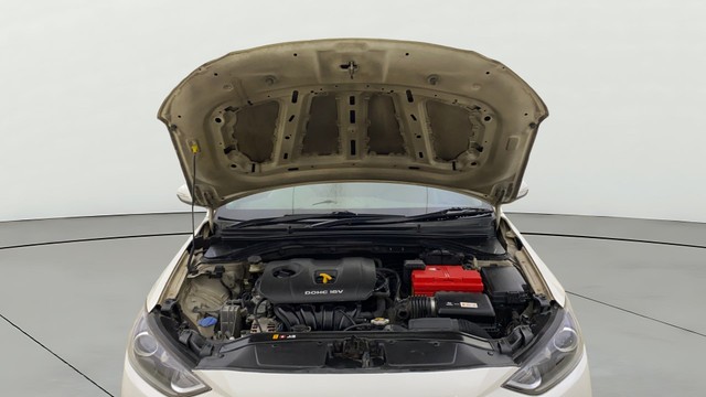 Second-hand 2016 Hyundai Elantra 2.0 SX Option AT for sale in Navi Mumbai-9