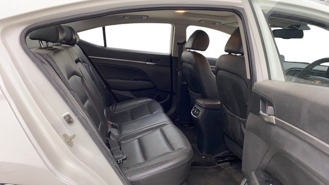 Second-hand 2016 Hyundai Elantra 2.0 SX Option AT for sale in Navi Mumbai-16