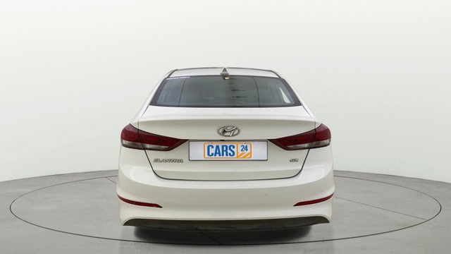 Second-hand 2016 Hyundai Elantra 2.0 SX Option AT for sale in Navi Mumbai-3