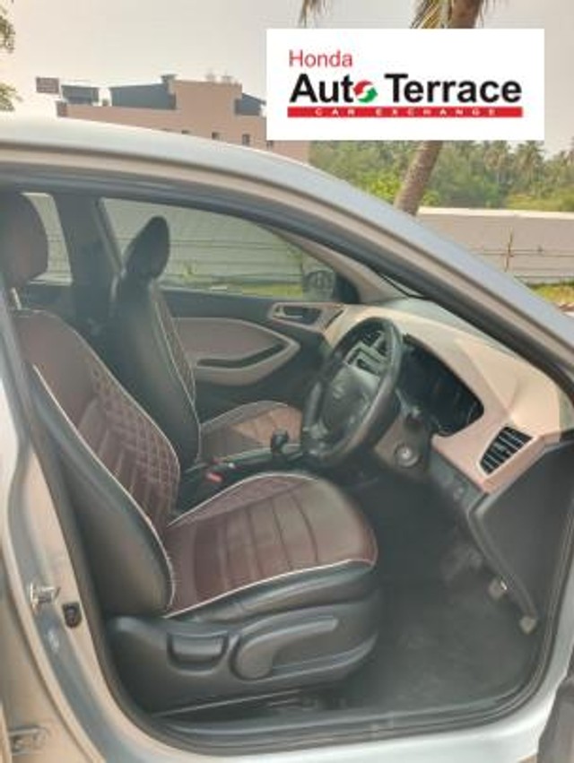 Second-hand 2019 Hyundai i20 Sportz Petrol for sale in Pondicherry-11