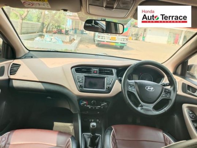 Second-hand 2019 Hyundai i20 Sportz Petrol for sale in Pondicherry-12
