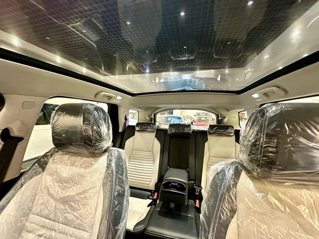 Second-hand 2022 Land Rover Discovery Sport S Diesel for sale in New Delhi-5