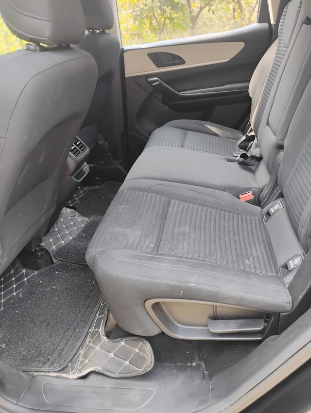 Second-hand 2024 Mahindra XUV700 AX5 7 Str Diesel for sale in Agra-11