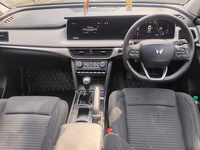 Second-hand 2024 Mahindra XUV700 AX5 7 Str Diesel for sale in Agra-7