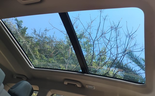 Second-hand 2024 Mahindra XUV700 AX5 7 Str Diesel for sale in Agra-9