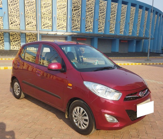 Second-hand 2015 Hyundai i10 Sportz 1.1L for sale in Kolkata-9
