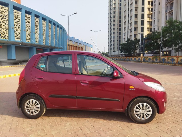 Second-hand 2015 Hyundai i10 Sportz 1.1L for sale in Kolkata-1