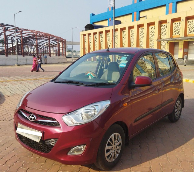 Second-hand 2015 Hyundai i10 Sportz 1.1L for sale in Kolkata-5