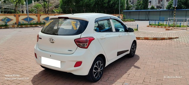 Second-hand 2015 Hyundai Grand i10 CRDi Magna for sale in Kolkata-9