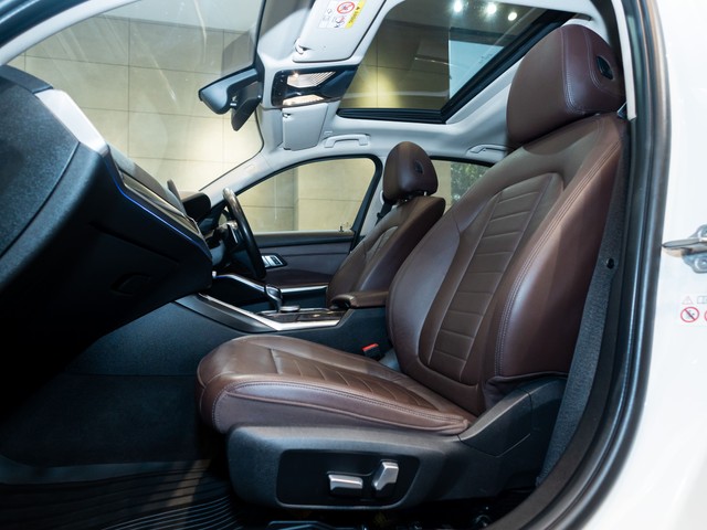 Second-hand 2020 BMW 3 Series 320d Luxury Line for sale in Kolkata-10