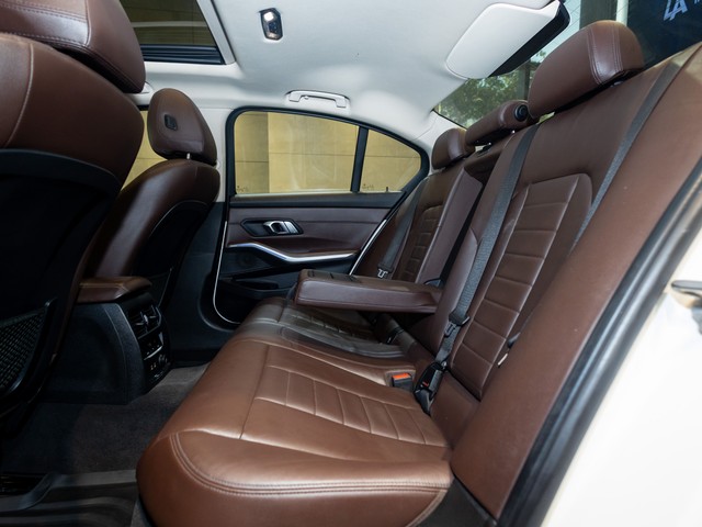 Second-hand 2020 BMW 3 Series 320d Luxury Line for sale in Kolkata-17