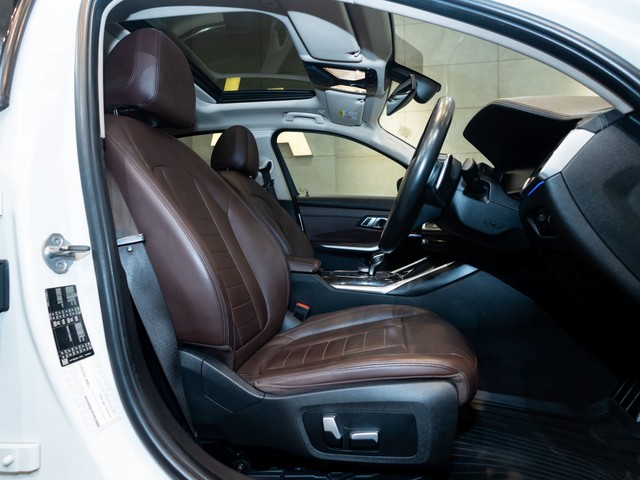 Second-hand 2020 BMW 3 Series 320d Luxury Line for sale in Kolkata-5