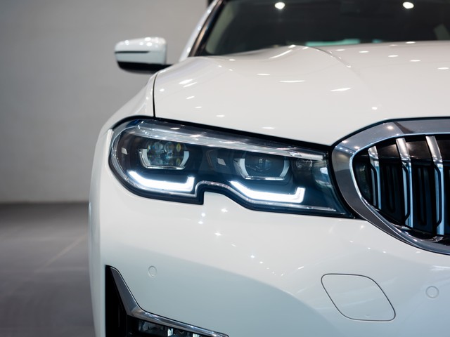 Second-hand 2020 BMW 3 Series 320d Luxury Line for sale in Kolkata-8