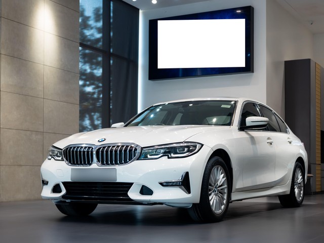 Second-hand 2020 BMW 3 Series 320d Luxury Line for sale in Kolkata-3