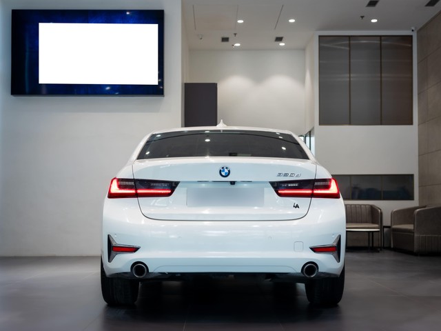 Second-hand 2020 BMW 3 Series 320d Luxury Line for sale in Kolkata-13