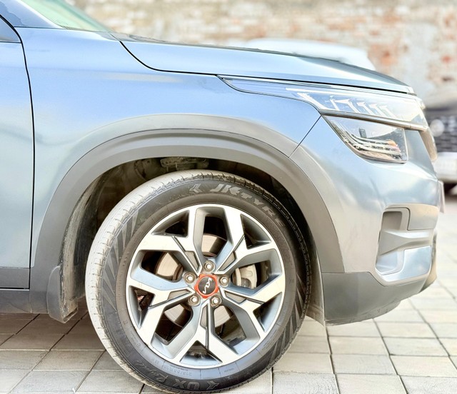 Second-hand 2022 Kia Seltos X-Line Diesel AT for sale in Surat-17