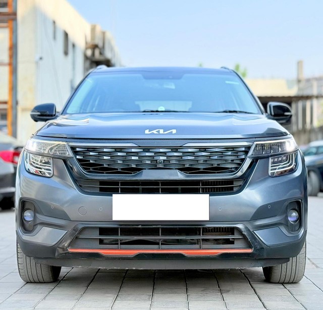 Second-hand 2022 Kia Seltos X-Line Diesel AT for sale in Surat-9