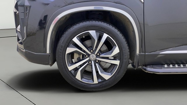 Second-hand 2023 MG Hector Savvy Pro CVT 2023-2025 for sale in Thane-26