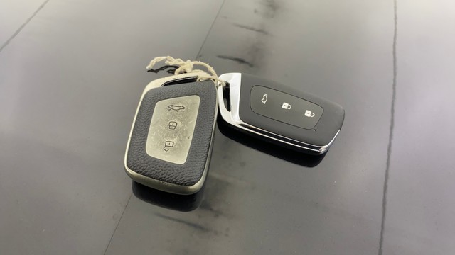 Second-hand 2023 MG Hector Savvy Pro CVT 2023-2025 for sale in Thane-21