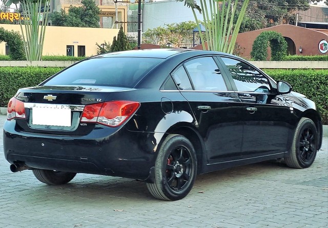 Second-hand 2010 Chevrolet Cruze LTZ for sale in Surat-1