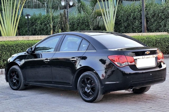 Second-hand 2010 Chevrolet Cruze LTZ for sale in Surat-3