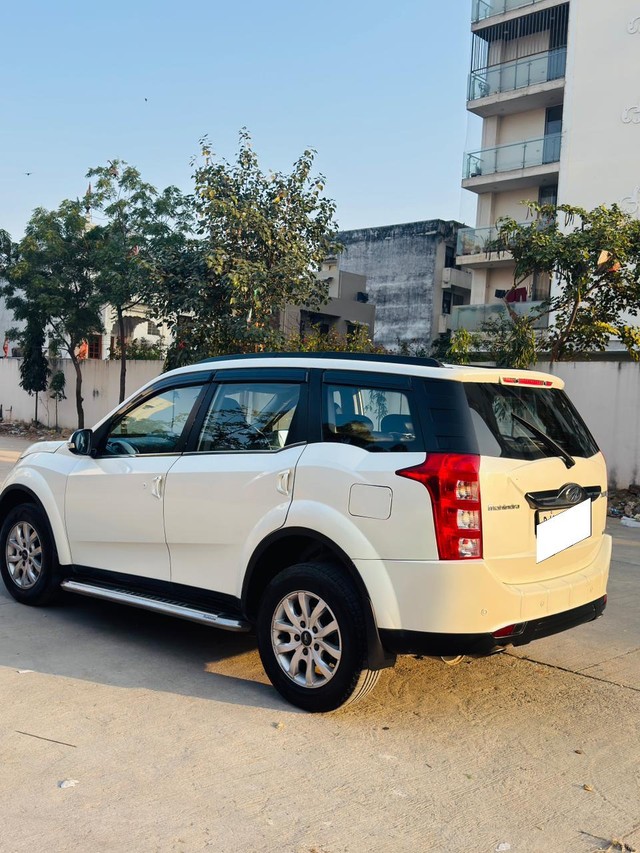 Mahindra XUV500 R W10 FWD Second-hand 2017 Mahindra XUV500 R W10 FWD for sale in Jaipur-3