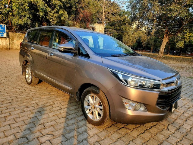 Second-hand 2020 Toyota Innova Crysta 2.8 GX AT BSIV for sale in New Delhi-8